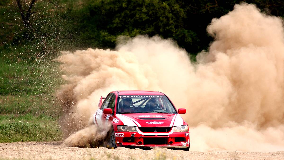 Mitsubishi Evoval rallyzás 1 km-es rallycross pályán Siófok mellett 3